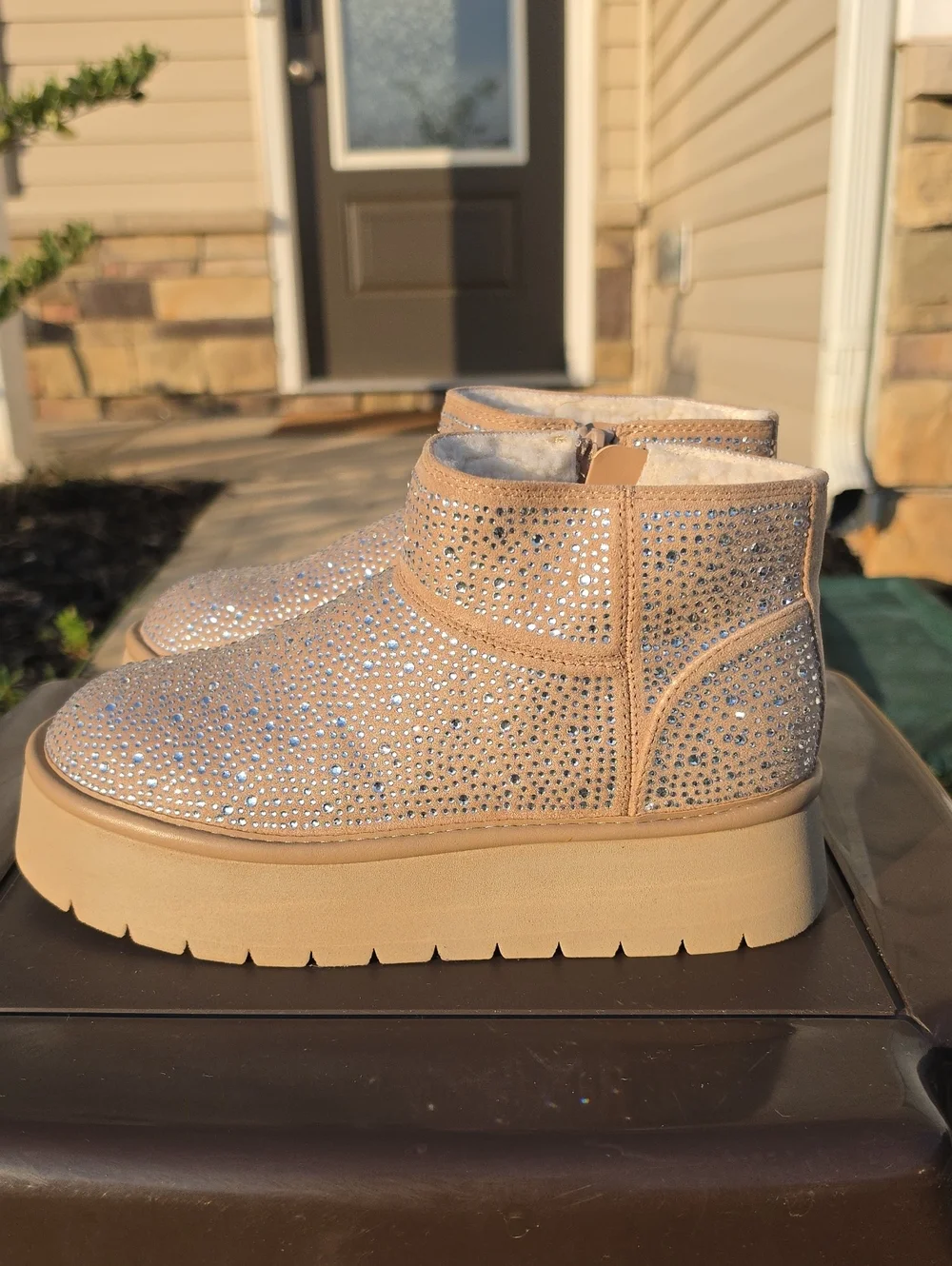 Wild Fable Womens Size 6 Platform Boots Sparkly Rhinestone Tan Cozy